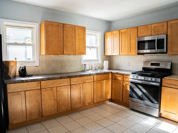 1 Kendall St #201, Providence, RI 02907