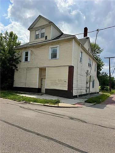 3654 E 53rd St Photo 1
