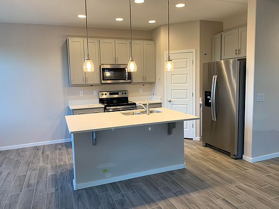 3rd image of 596 W Westchester Ave #39