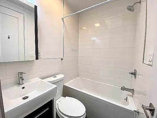 4th image of 36 W 119th St #4