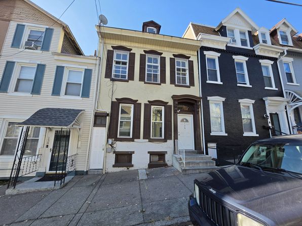 136 S 5th St APT 1