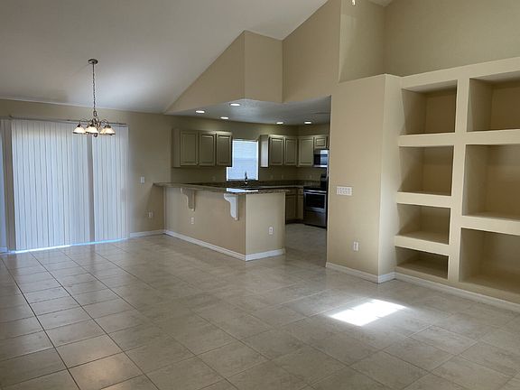 2nd image of 4823 Jeanette Ct