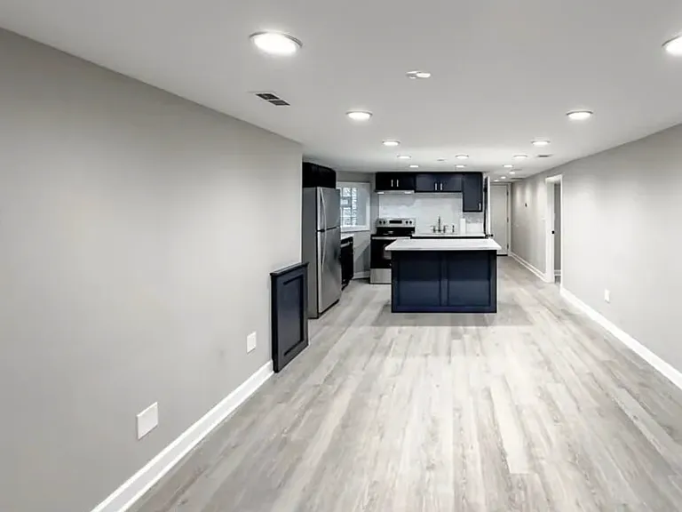 1540 N Hamlin Ave #G — Photo 10