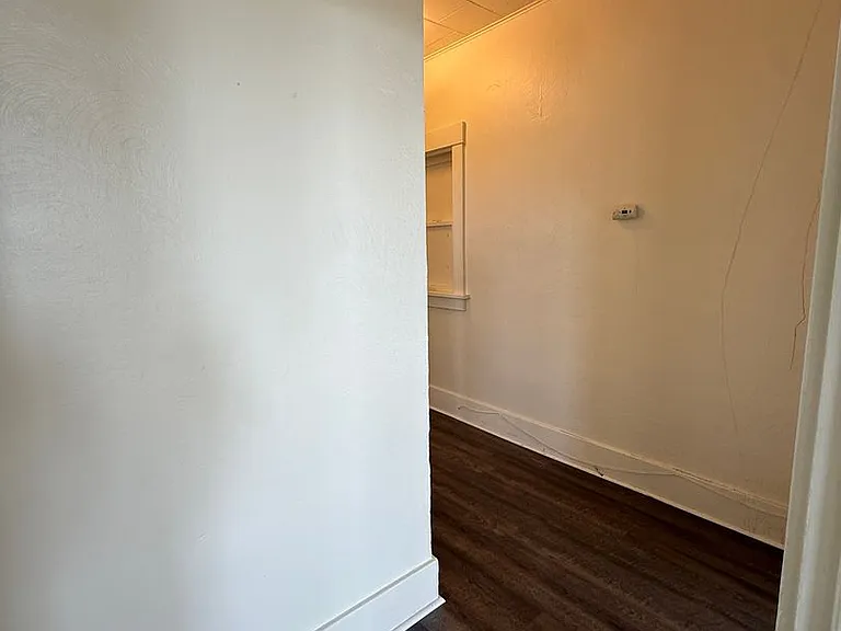 6 S Fremont Ave — Photo 21