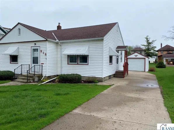 918 6th St N, Saint James, MN 56081