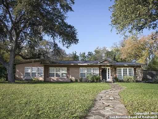 1st image of 729 CANTERBURY HILL