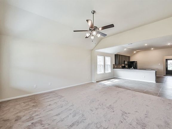 4th image of 2510 Oakleaf Ash Ln