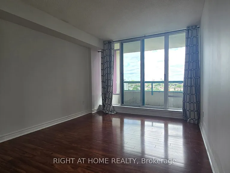 550 Webb Dr #914 — Photo 29
