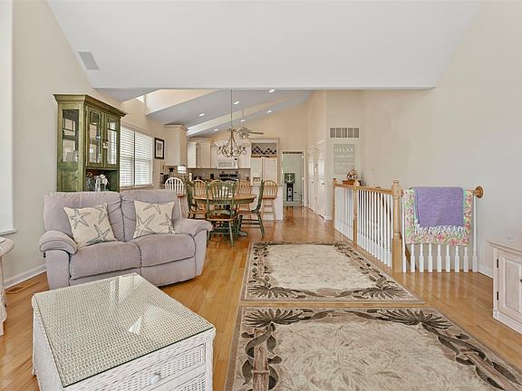 4th image of 116 58th St E #Sea