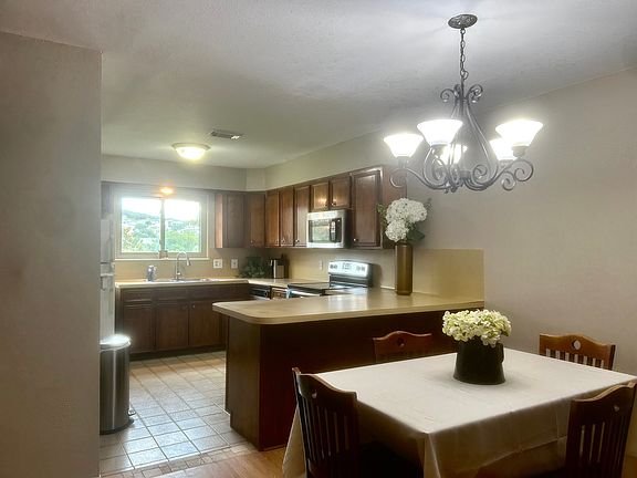 3rd image of 300 Lucy Ln #4