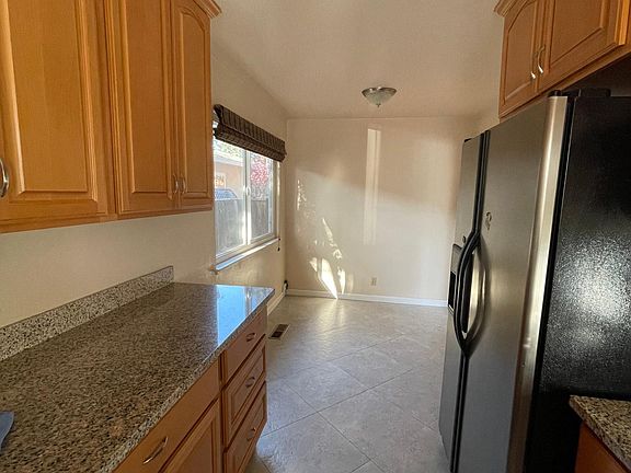 4th image of 2061 Kim Louise Dr