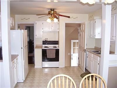 3rd image of 3833 Gardner Ave
