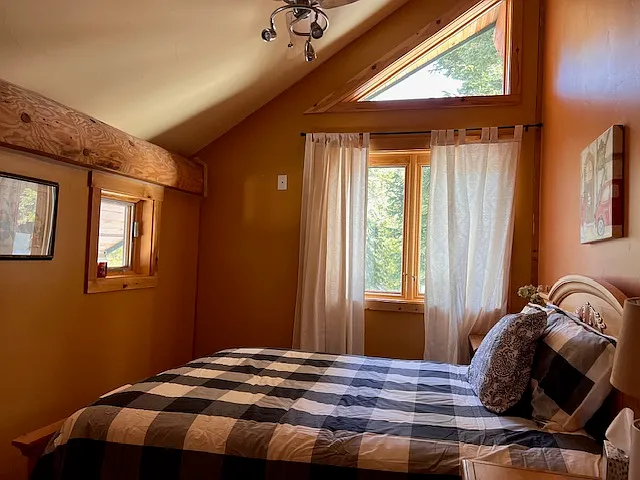 2361 Old Mammoth Rd — Photo 17