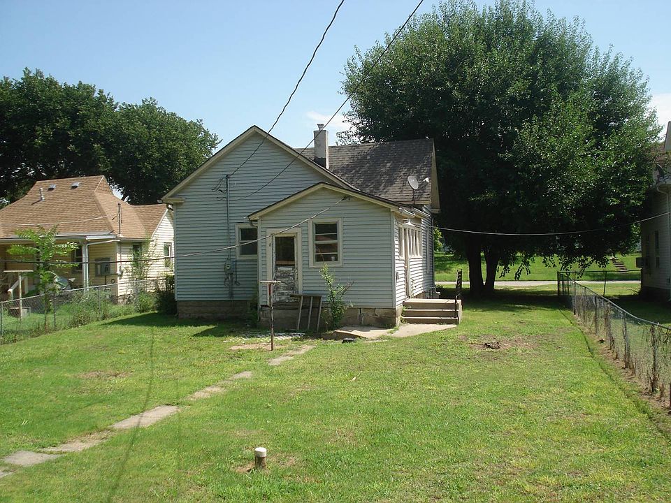 2nd image of 605 N Chestnut St