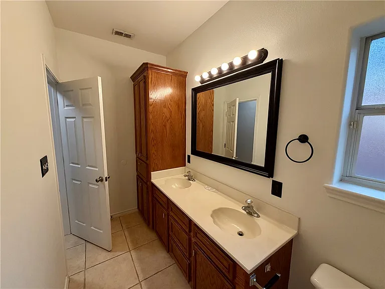 6230 Queen Jane St — Photo 9