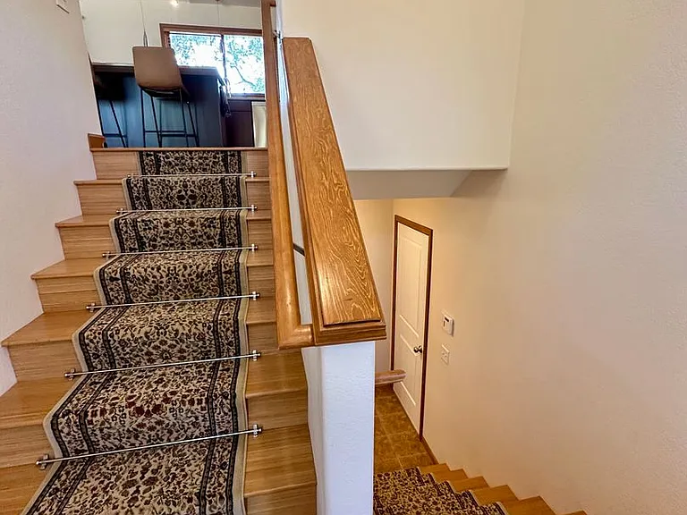 6425 Coopers Hawk Rd — Photo 14