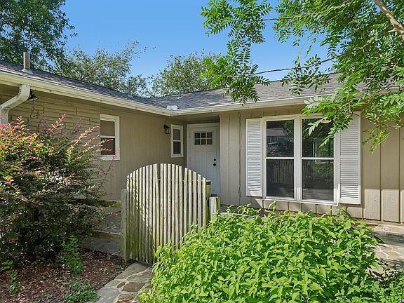 4th image of 3626 Highcliff Dr