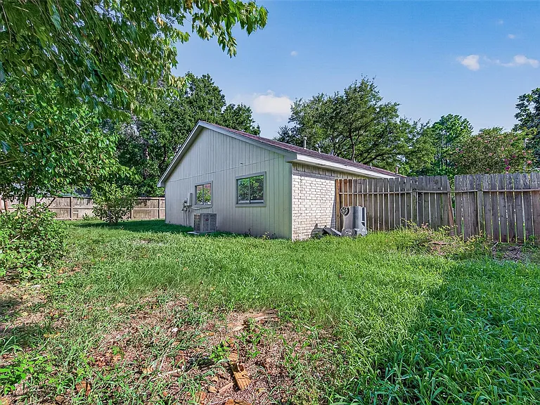 14306 River Glen Dr — Photo 27