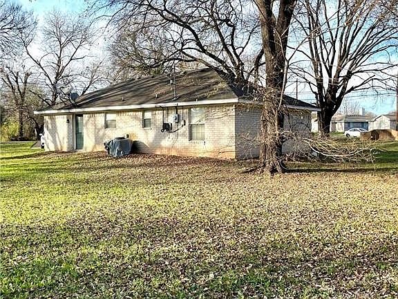 3rd image of 1201 Forrest St
