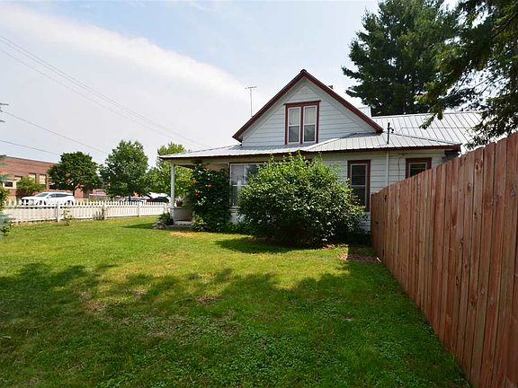 4th image of 408 Williams St