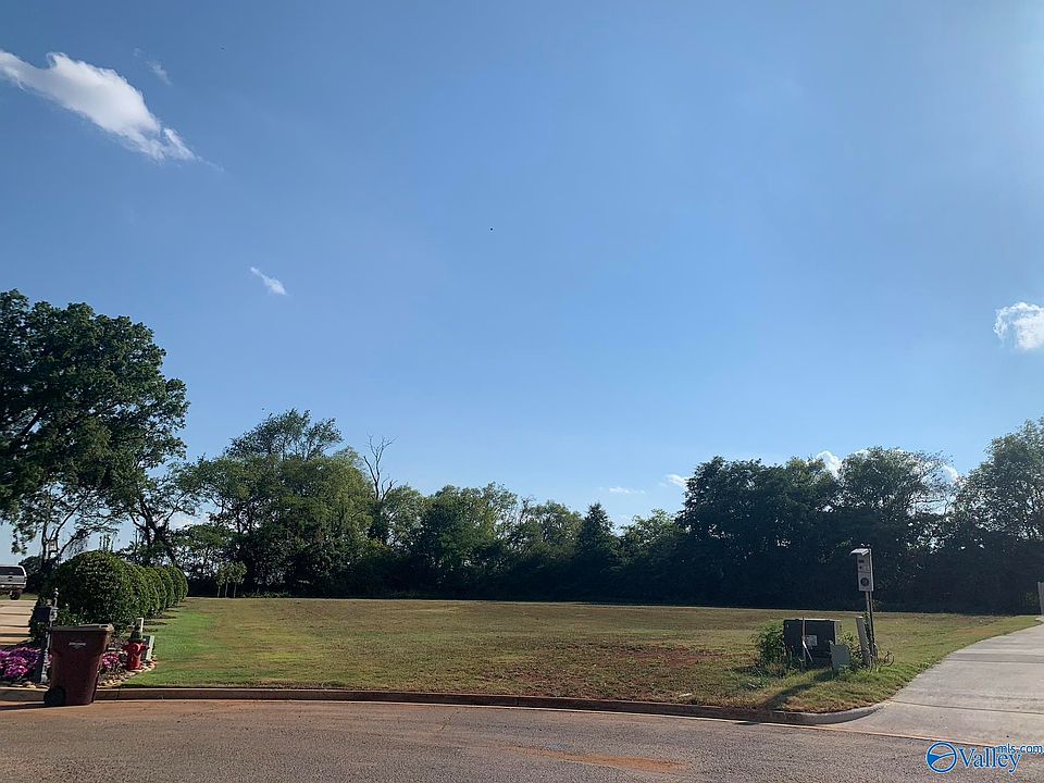 2nd image of 15 Carriage Park Ln
