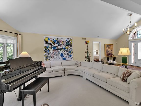 5th image of 90 Midway Dr