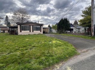 215 Cowlitz Dr, Kelso, WA 98626