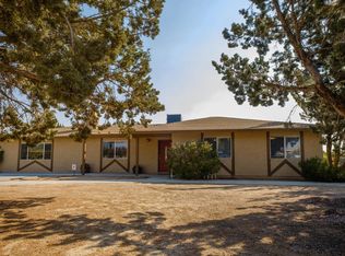 8811 7th St, Hesperia, CA 92345