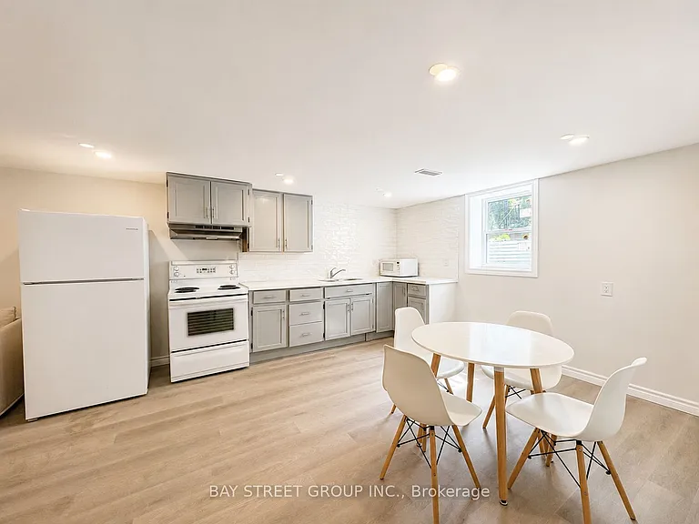 808 10th Ave #BASEMENT — Photo 8