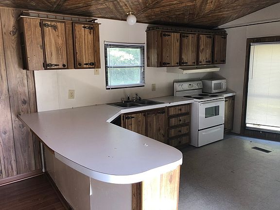 5th image of 7024 Jeannette Ln