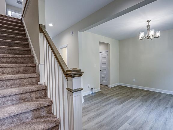 4th image of 101 Phillips Cir