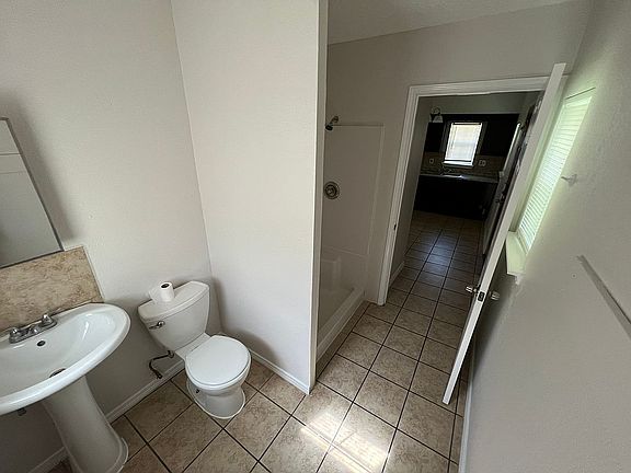 4th image of 1717 Lincoln St