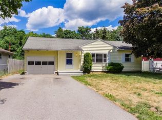 422 McCall Rd, Rochester, NY 14616