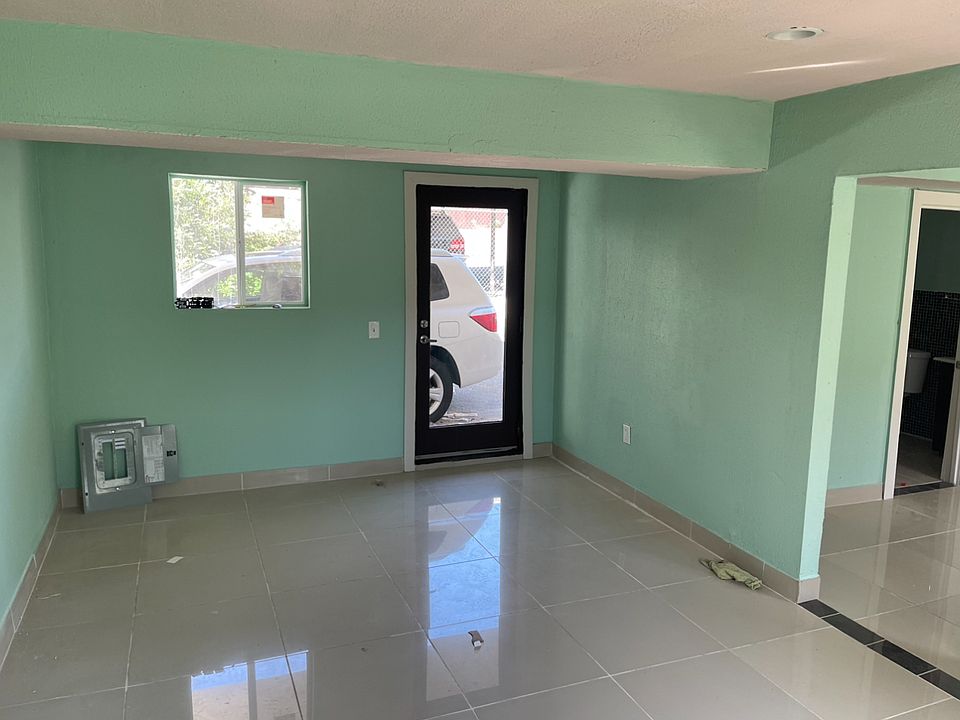 1st image of 1373 Iowa Ave #1373