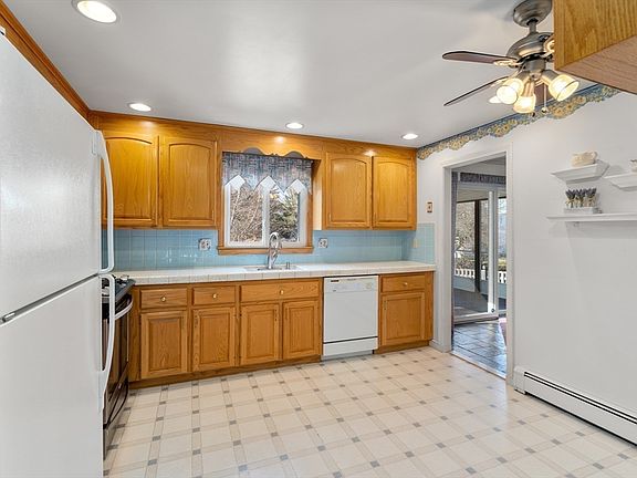 5th image of 4 Jeffrey Rd