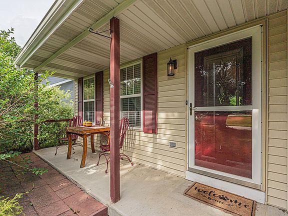 4th image of 611 Parkway Ave