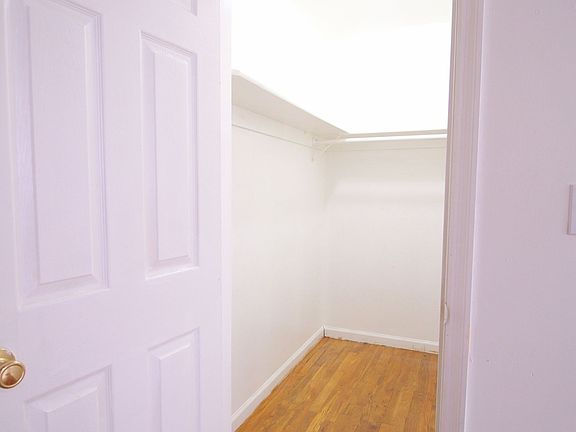5th image of 645 Halsey St #3FAMILY