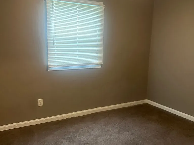 6154 Commodore Dr — Photo 7