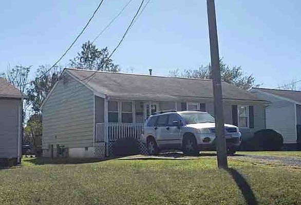 2nd image of 1350 Steele St