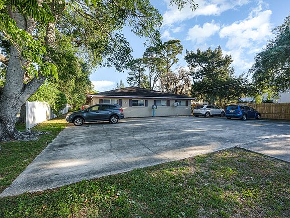 3rd image of 308 Parker Dr