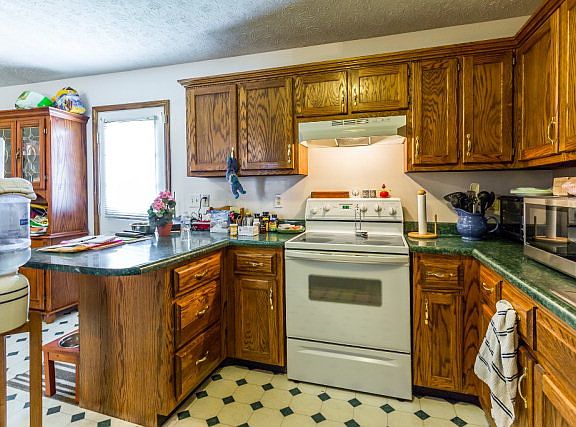 2nd image of 125 Grant Dr