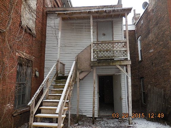 4th image of 3163 6th Ave