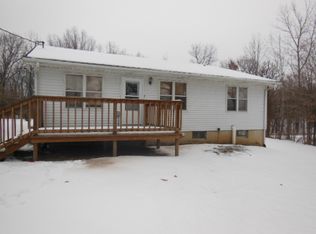 23 Pelican Dr, Louisville, IL 62858