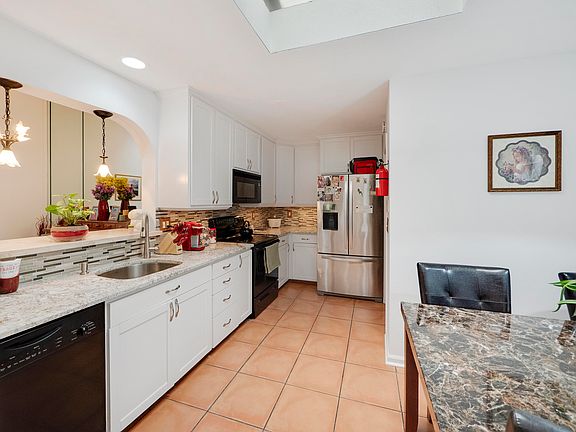 3rd image of 5194 Cortez Ct