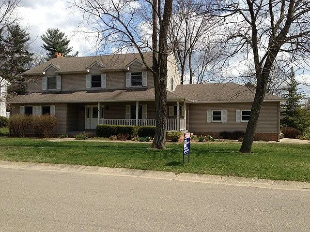 55 Rookwood Dr photo 1