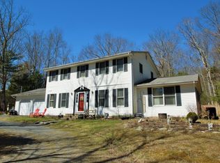 271 Glenoak Dr, East Stroudsburg, PA 18301