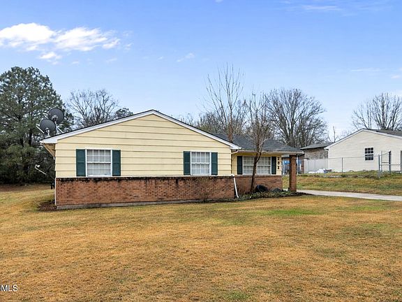 2nd image of 202 Lynn Rd