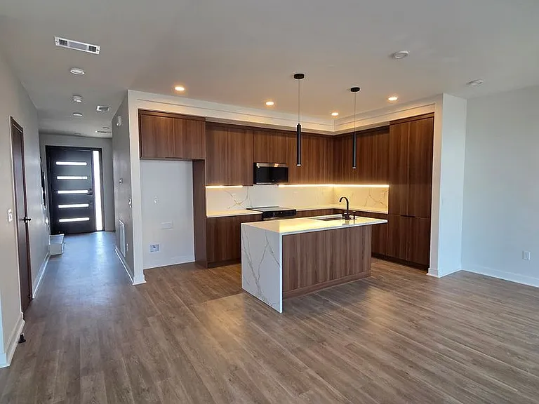 1116 Emilia Ave — Photo 5
