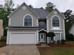 220 Dornoch Ct, Fayetteville, GA