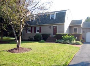 18 Glenwood Rd, Hampton Falls, NH 03844